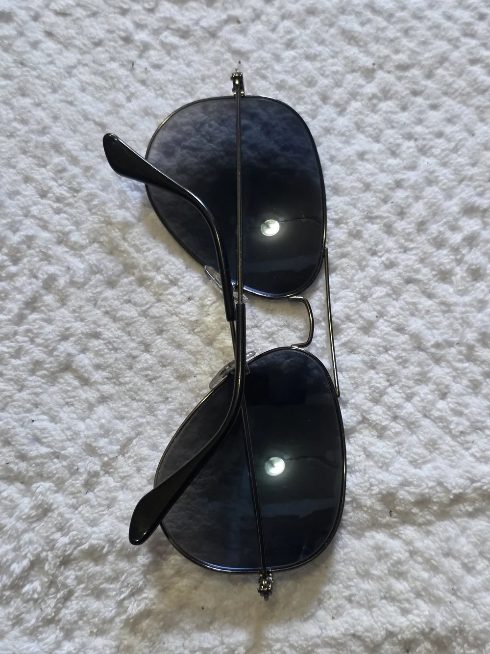 Ray-Ban Aviator Sunglasses - Silver Frame with Dark Gray/Black Lenses